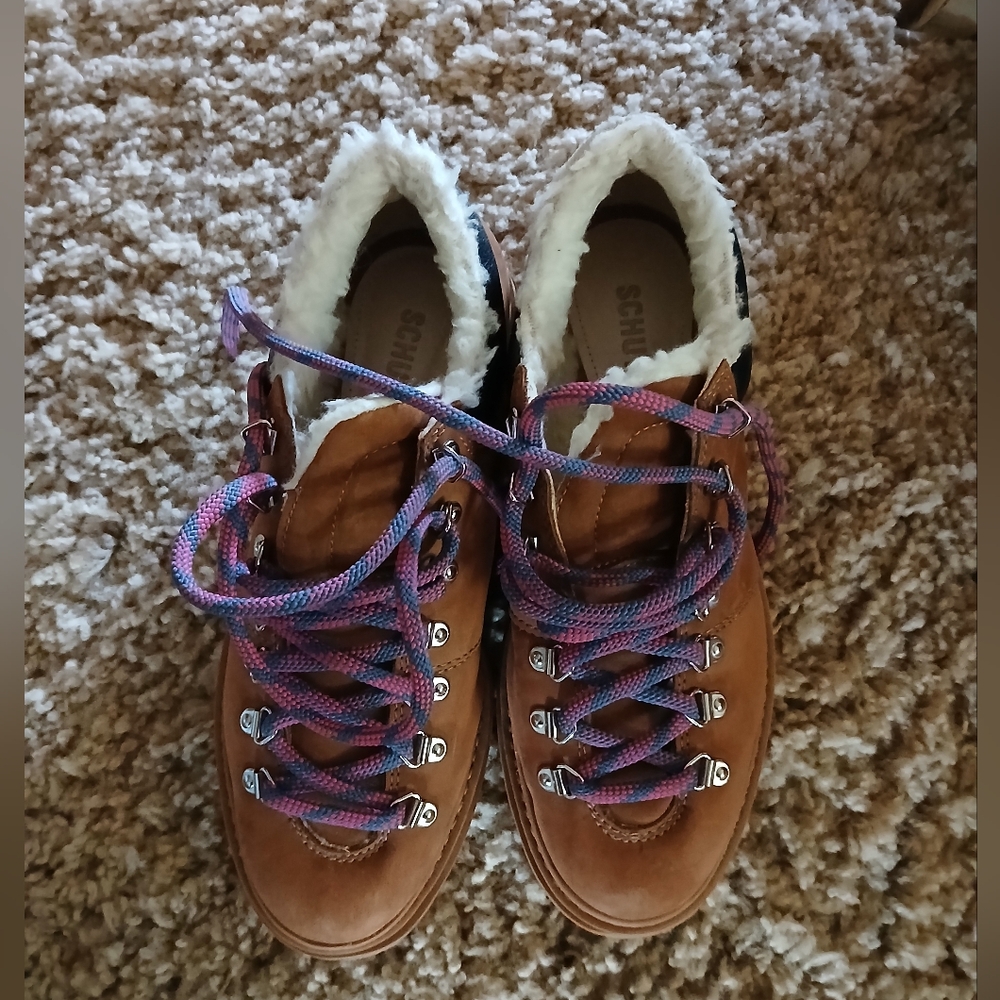 Schutz Lucille Faux Shearling Lined Lace Up Boot 8.5 Worn 1 Time